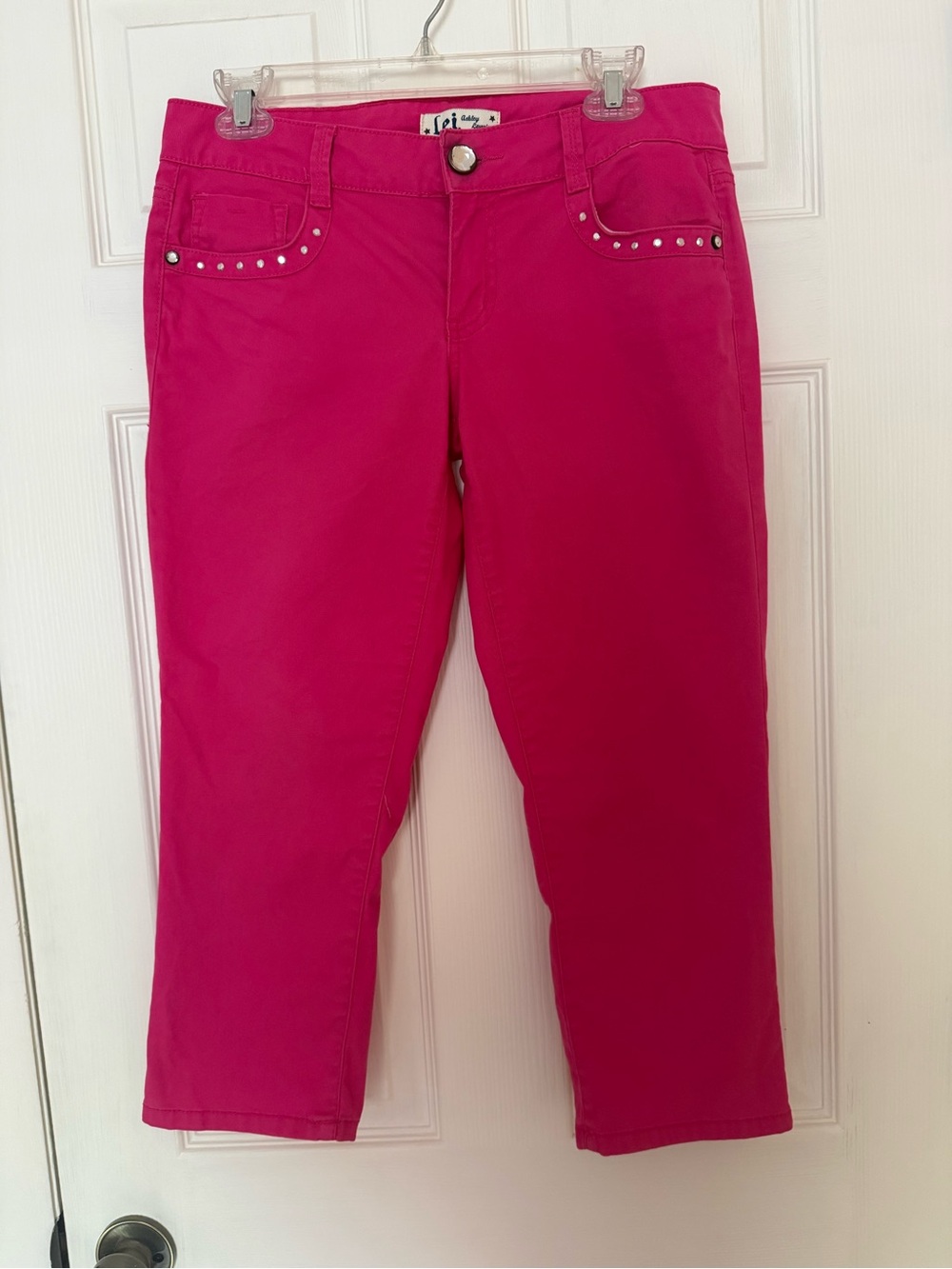 Bright Pink Low Rise Capri Pants by L. E. I. Sz. 7